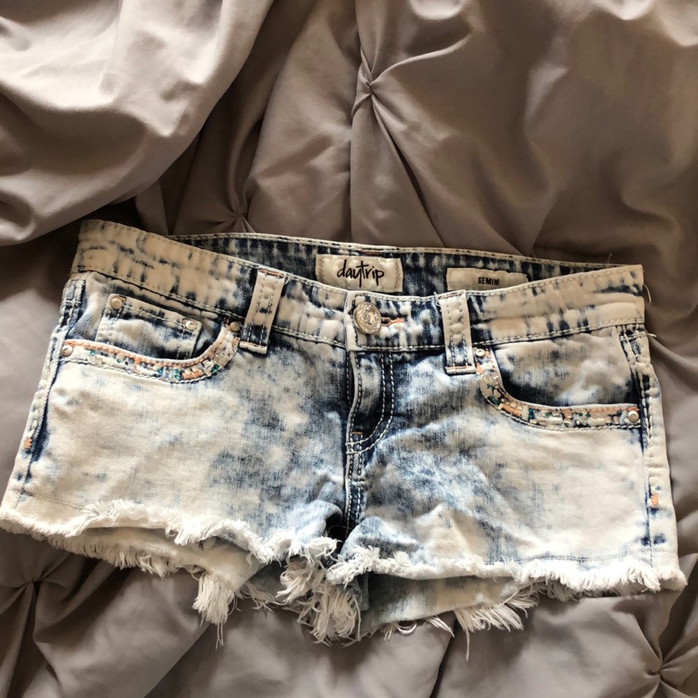 COPY - Daytrip Gemini distressed jean shorts